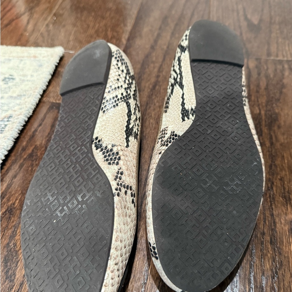 Tory Burch Women's Black and Cream Snakeskin Flats - Picture 4 of 4
